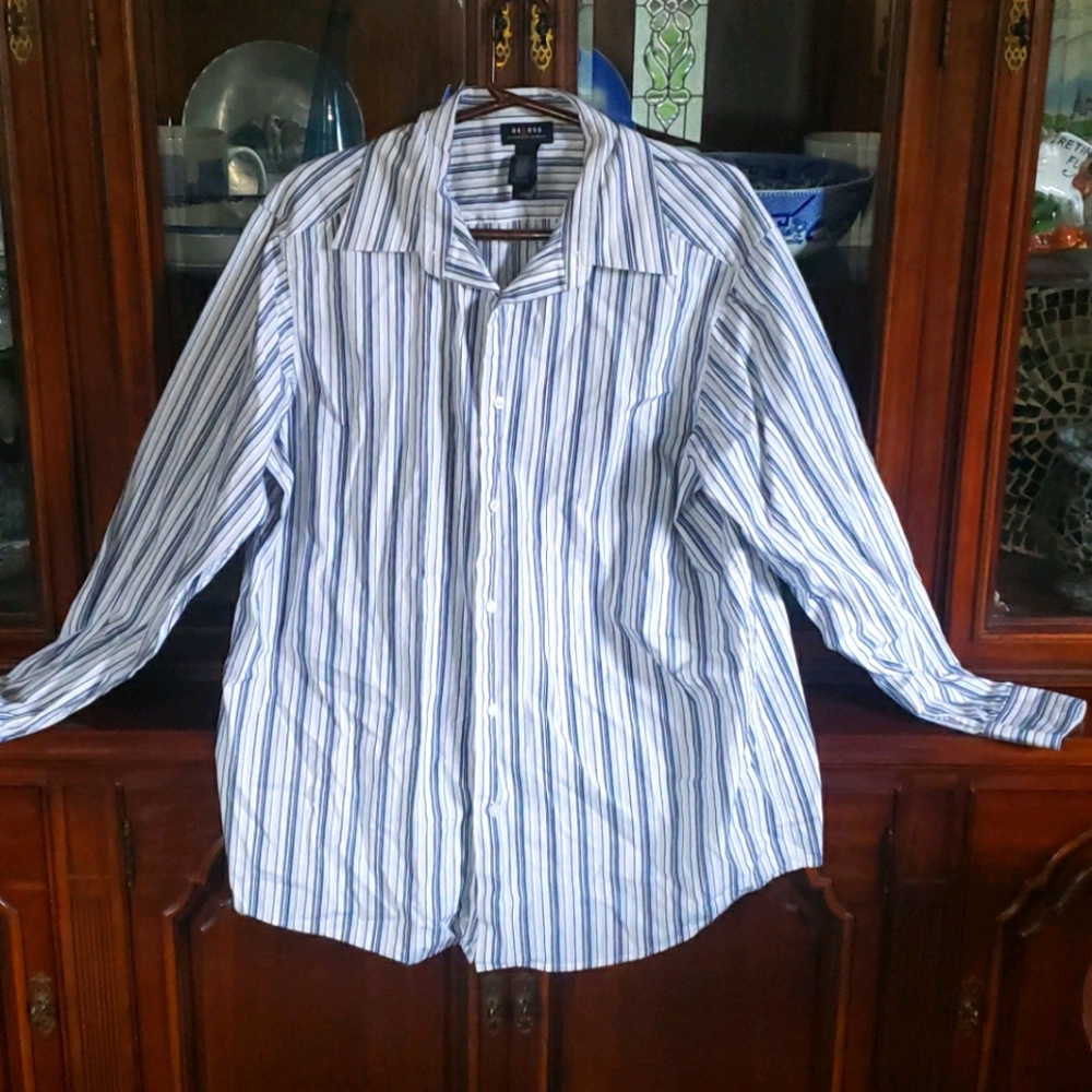Men's XL Blue and White striped Collared Shirt